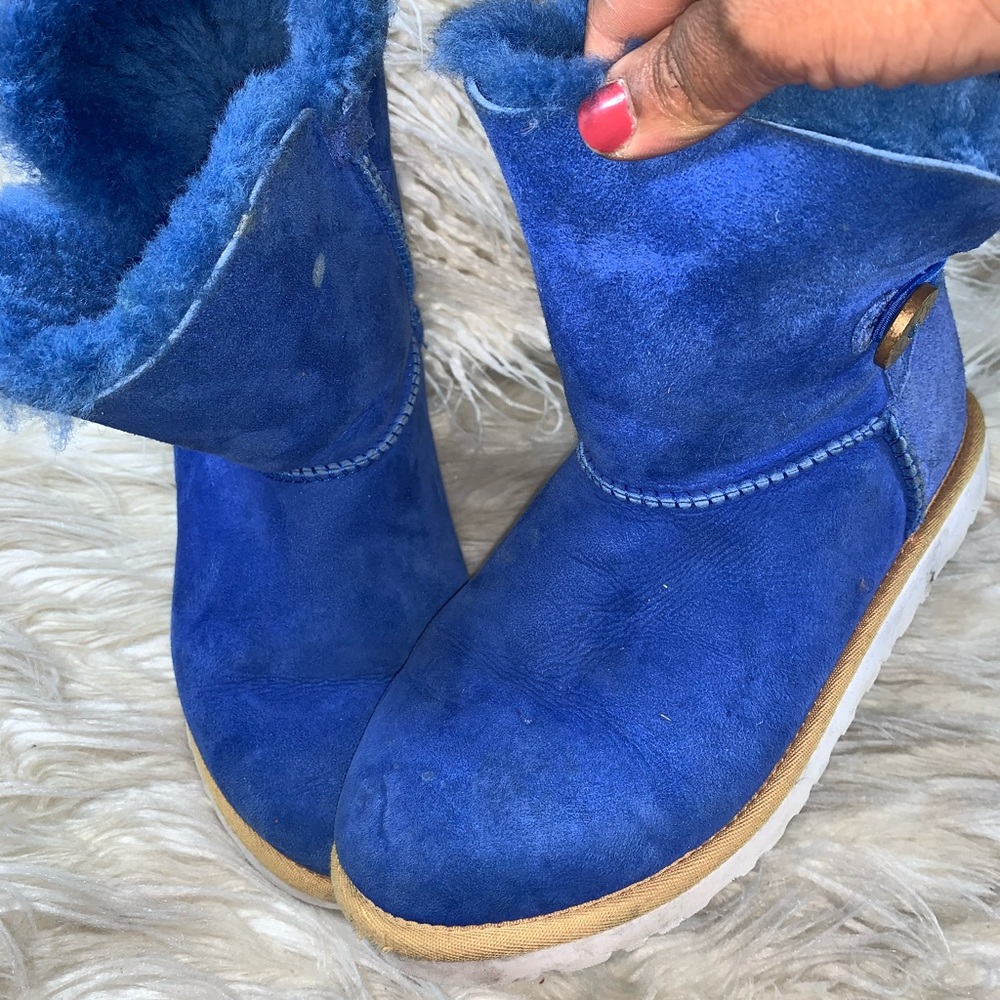 UGG Bailey Button Short Boot - Picture 5 of 14